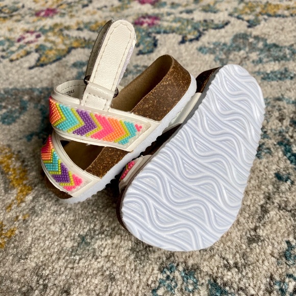 Children’s Place ankle wrap sandals - Picture 3 of 4